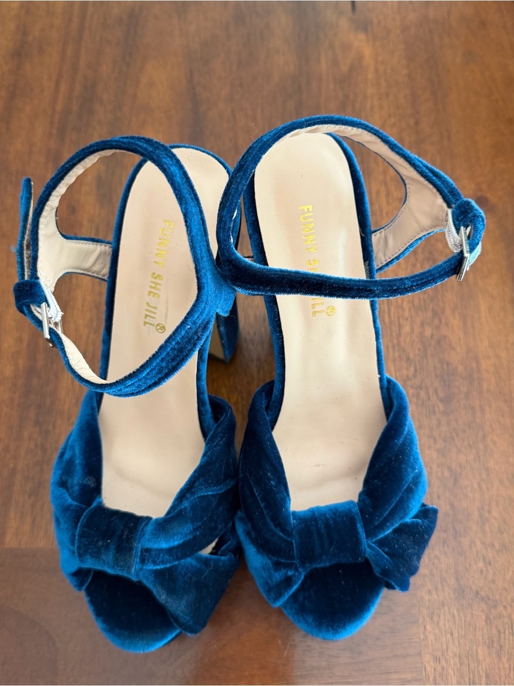 Funny She Jill Blue Velvet Bow Platform 6” Heels Ankle Strap Women’s 6.5